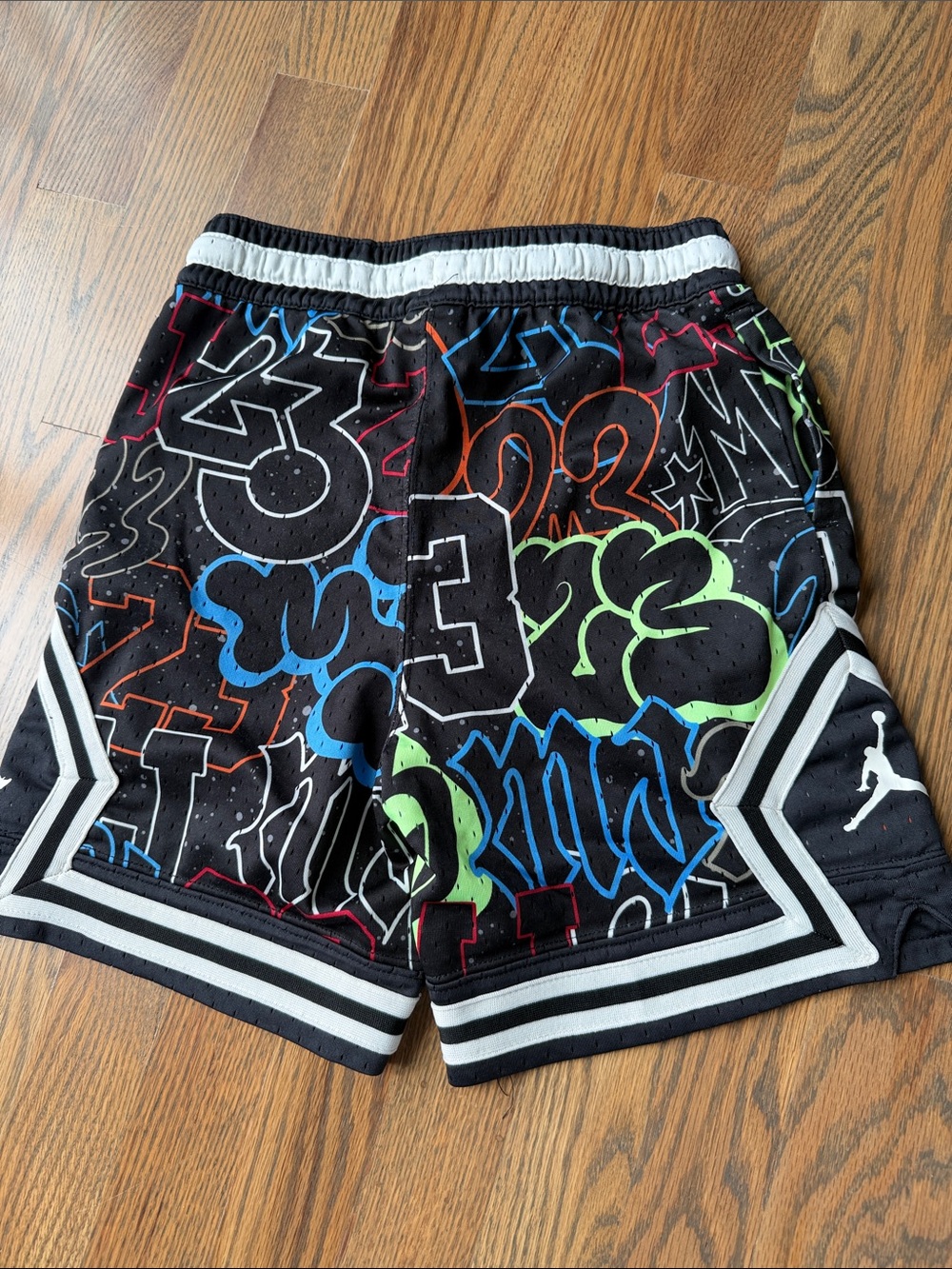 Jordan Black Multicolor '23' Graphic Kids Shorts Medium - Picture 3 of 3